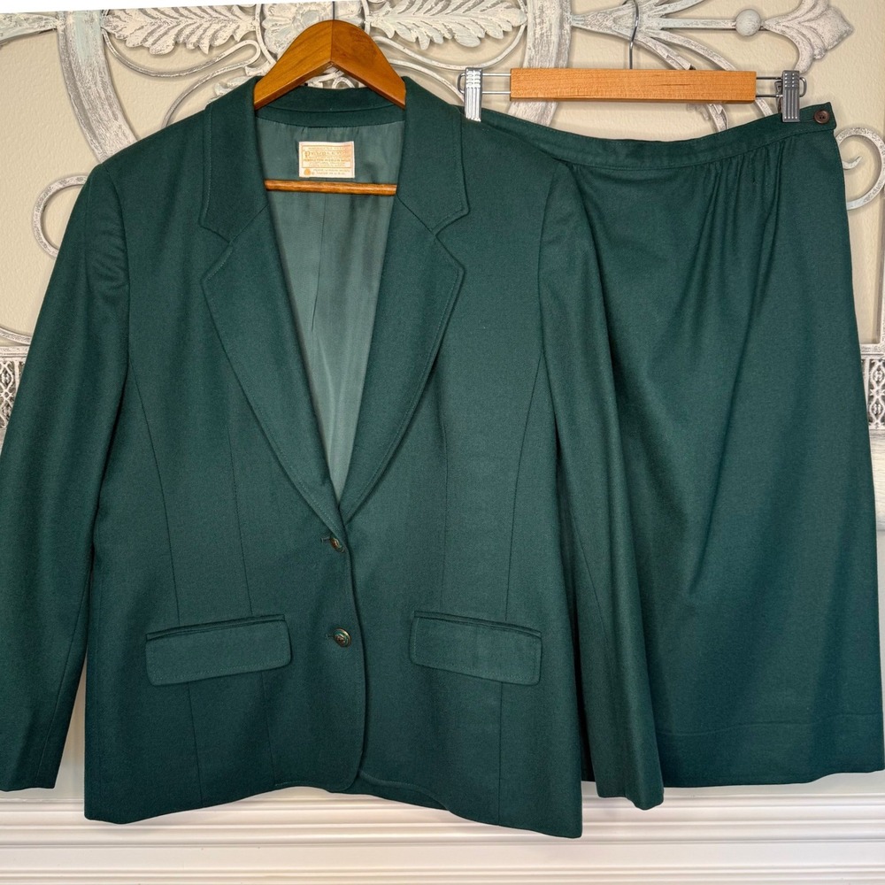 Pendleton Womens Forest Green 100% Virgin Wool Skirt Suit Set Blazer Size 12 USA